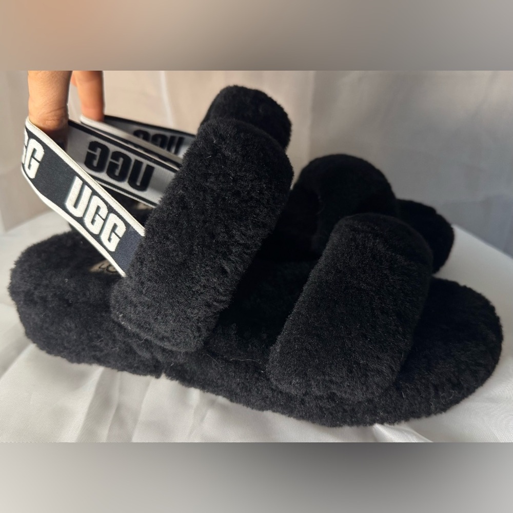 UGG Oh Yeah Slide Sandals | Black Fluffy Slippers | Size 8